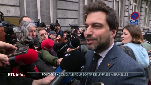 Le conclave en vue de former un gouvernement à Bruxelles a débuté ce mardi matin. Les représentants de 7 partis politiques (MR, PS, LE, Vooruit, Groen, Anders et CD&V) sont réunis à la Fondation Universitaire. Ils y resteront enfermés jusqu'à ce qu'ils trouvent un accord de gouvernement.