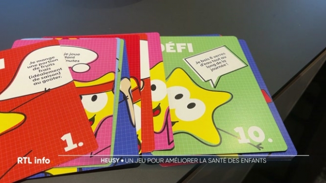 Comment inciter les enfants à améliorer leur hygiène de vie ? A mieux manger, bouger plus et mieux dormir aussi ? Charlotte Capelle, une diététicienne de Heusy, en province de Liège, a créé un jeu de cartes avec 30 défis santé pour les 6-12 ans. Pour créer de nouvelles habitudes en s'amusant.