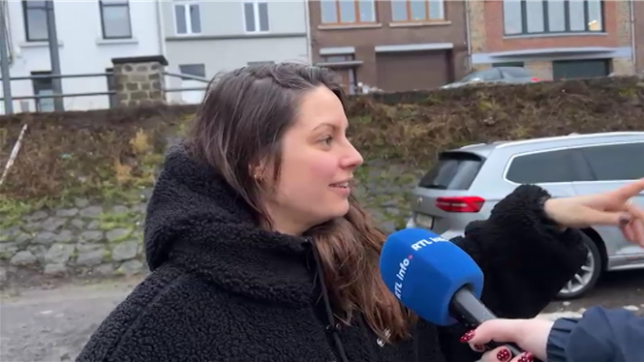 Une saisissante course-poursuite s’est déroulée à Huy, en province de Liège, mardi soir. Sauf que tout ne s’est pas déroulé comme prévu pour la police, qui a fini par percuter un mur de pierres. De gros dégâts ont été constatés ce mercredi matin. Une riveraine qui a observé la scène témoigne.