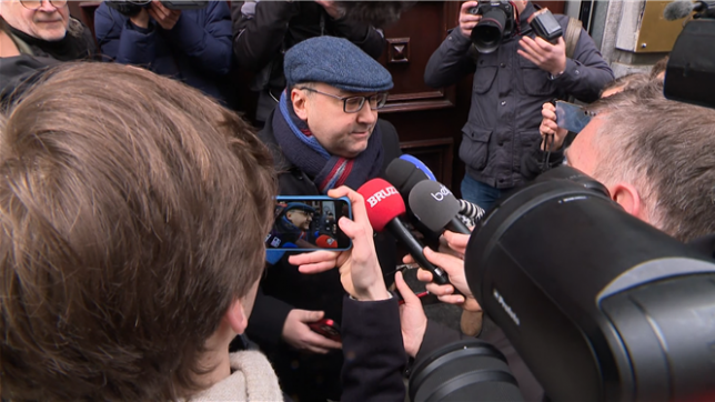 Ahmed Laaouej s'exprime avant d'entrer en conclave pour la formation d'un gouvernement bruxellois.