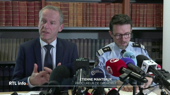 Jacques Leveugle, âgé de 79 ans, a été écroué pour viols et agressions sexuelles aggravés sur 89 mineurs dans plusieurs pays, entre 1967 et 2002, mais est aussi accusé du meurtre de sa mère et de sa tante. Un vaste appel à témoins a été lancé.