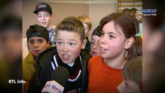 En 1998, les enfants d'une classe néerlandophone et une francophone se rencontraient pour échanger et apprendre à mieux communiquer.