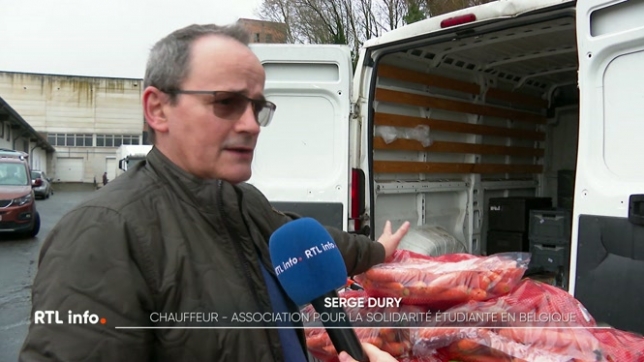 205.000 personnes se rendent dans les banques alimentaires au moins une fois par mois. Les associations distribuant des colis de vivres aux plus démunis sont inquiètes, notamment depuis la réforme du chômage.