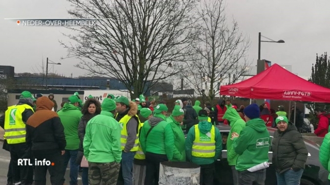Les grèves tournantes se poursuivent province par province contre les réformes du gouvernement fédéral. Aujourd'hui les syndicats ont organisé des piquets, des blocages de route et des manifestations en Brabant wallon, Brabant flamand et à Bruxelles.