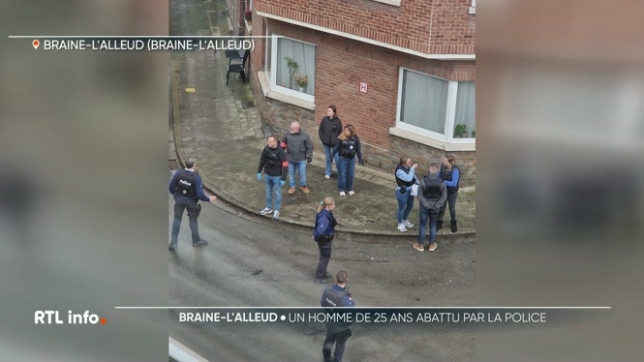 Un homme a été abattu par la police dans un immeuble. C'était lors d'une intervention des services de secours. L'individu pour lequel les ambulanciers avaient été appelés avait menacé les agents avec une arme de poing. Un des policiers a donc fait usage de son arme de service à 2 reprises.