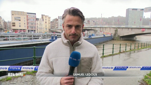 Une péniche a percuté un pont sur la Meuse. Samuel Ledoux en direct de Liège, fait le point sur la situation.