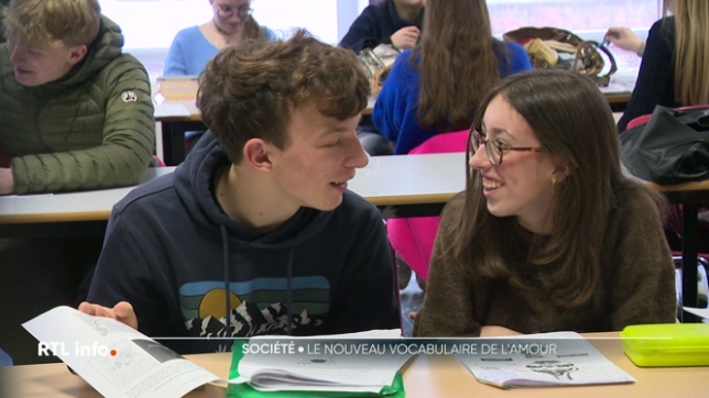 À la veille de la Saint-Valentin, on plonge au cœur de la nouvelle génération pour comprendre comment les jeunes d'aujourd'hui redéfinissent l'amour. Du vocabulaire aux formes d'engagement, les ados semblent rompre avec les habitudes de leurs parents.