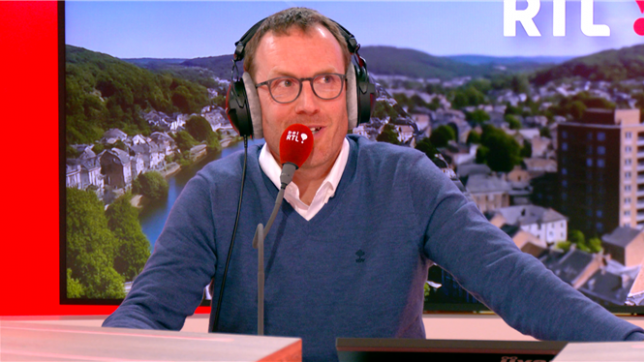 Invité de Benjamin Maréchal sur bel RTL dans l’émission Ils mériteraient d’être dans le journal, Jérémy Lannoy, directeur technique de Pairi Daiza, a confirmé une nouveauté spectaculaire : une rivière permettra aux visiteurs de nager à l’intérieur même de la serre tropicale Edenya, au milieu des animaux.