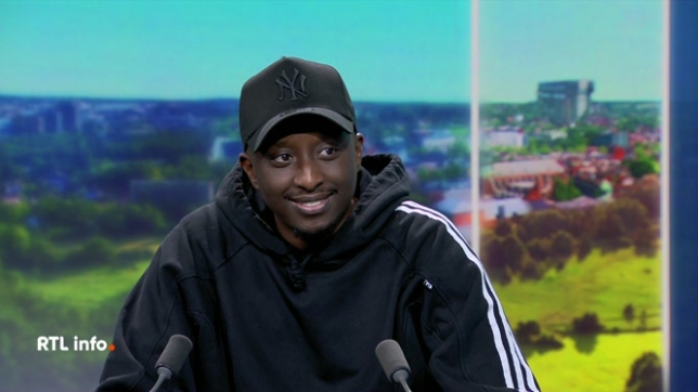 On retrouve en plateau l'humoriste français Ahmed Sylla pour présenter son film Infiltrée.