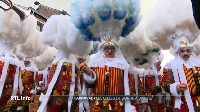 Ils ont pu sortir leurs chapeaux et leurs plumes vu la météo clémente. Ils sont 1 250 à battre le pavé. Être Gille ne s'improvise pas, il faut, pour ce faire, respecter toute une série de règles.