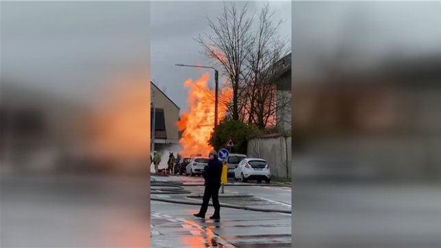Les pompiers ont évacué le secteur.