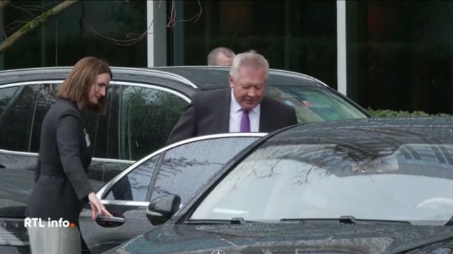 Des négociations de paix ont repris en Suisse entre l'Ukraine, la Russie et les Etats-Unis. Des discussions qualifiées de difficiles par le président ukrainien. Volodymyr Zelensky accuse Moscou de faire traîner ces pourparlers. Les délégations tentent de trouver une issue à la guerre en Ukraine.