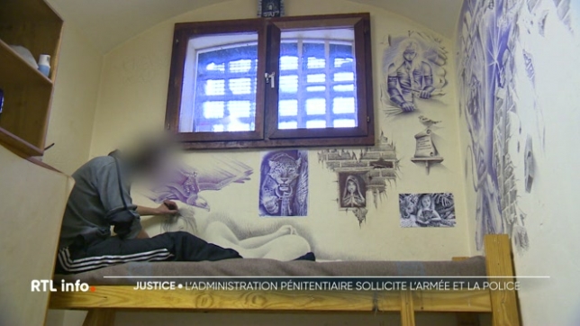 La surpopulation carcérale bat des records. Cette fois, c'est la directrice générale de l'administration pénitentiaire, Mathilde Steenbergen, qui la dénonce. Plus de 600 détenus dorment à même le sol. Elle réclame des mesures urgentes comme l'appui de la police ou de l'armée.