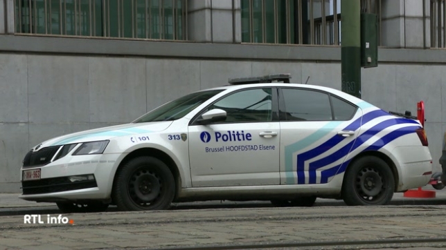 Le siège de la police fédérale a été perquisitionné dans l'enquête sur des soupçons de détournement et de conflits d'intérêts liés au projet i-Police. Les services financiers et informatiques ont été fouillés. La police dit collaborer pleinement.