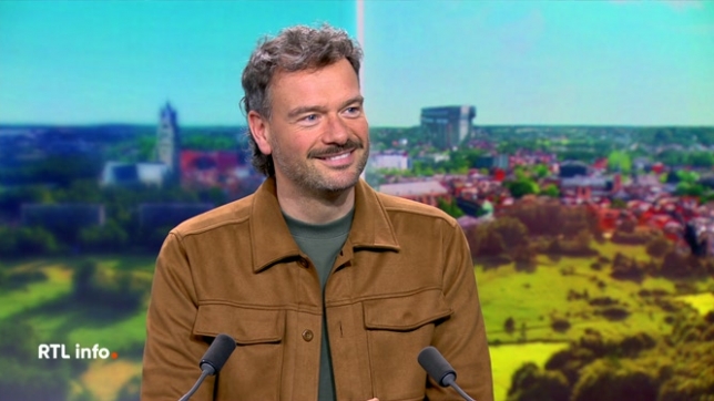 Expert musical d'RTL, Hugues Hamelynck est l'invité du RTLinfo 13h. et évoque l'intervention de l'intelligence artificielle dans l'univers de la musique, l'émergence de chansons générées par l'IA.