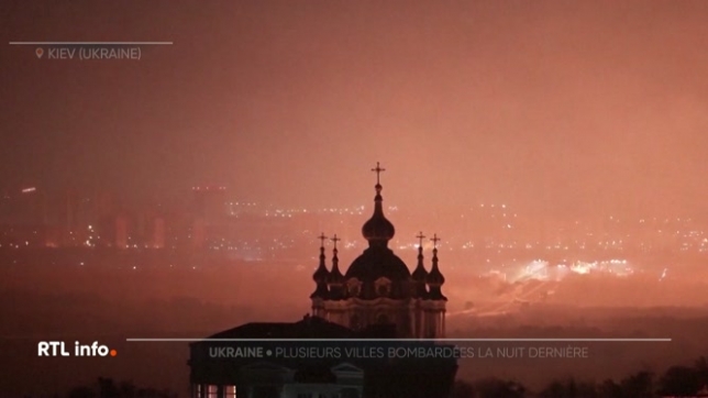 L'Ukraine a encore vécu une nouvelle nuit de frappes militaires massives. Des dizaines de drones et de missiles ont visé des infrastructures énergétiques à Kiev, dans sa région, mais aussi à Odessa. Kiev dénonce cette stratégie de terreur russe.