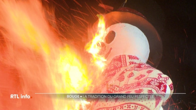 La tradition a bien été respectée hier à Bouge où l'on a dit au revoir à l'hiver. Le grand feu a rassemblé beaucoup de monde, malgré une météo très pluvieuse. Ambiance sur place avec Cathline Delvaux et Marius Chodé.