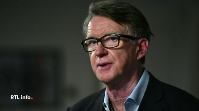 L'homme de 72 ans était sous le feu des critiques en raison de ses liens avec le pédocriminel américain Jeffrey Epstein, décédé en prison. L'ancien ambassdeur britannique à Washington a été interpellé par la police londonienne à son domicile.