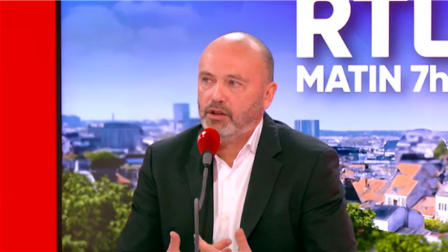 Le nouveau directeur général du Centre de crise National, Jack Hamande, était l’invité de Christophe Deborsu dans le 7h50 sur bel RTL. Face aux crises, extraordinaires comme plus ordinaires, il insiste sur l’importance d’être préparé à tout, et notamment grâce à un « kit d’urgence ».