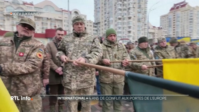 C'était il y a quatre ans, jour pour jour : Vladimir Poutine déclarait la guerre à l'Ukraine. Un conflit qui ne devait durer que quelques jours, pour le président russe. Mais qui depuis s'enlise avec des avancées très lentes, et des centaines de milliers de victimes.