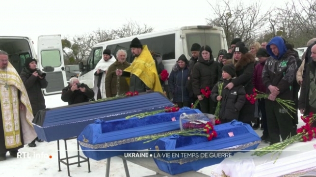 Après 4 ans passés au rythme des attaques russes, la population est épuisée, d'autant que cet hiver est particulièrement rigoureux, ce qui rend le quotidien des Ukrainiens encore plus pénible.