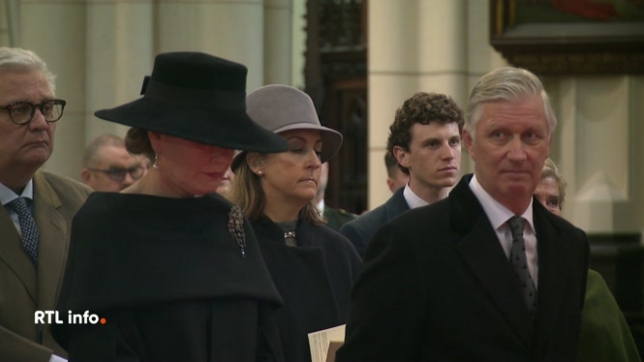 La cérémonie s'est tenue, ce matin, en l'église Notre-Dame de Laeken. Le roi Philippe et la reine Mathilde étaient présents. Par contre, l'absence du couple Albert et Paola a été particulièrement remarquée. Eux, qui ne manquent, d'habitude, jamais cet hommage.