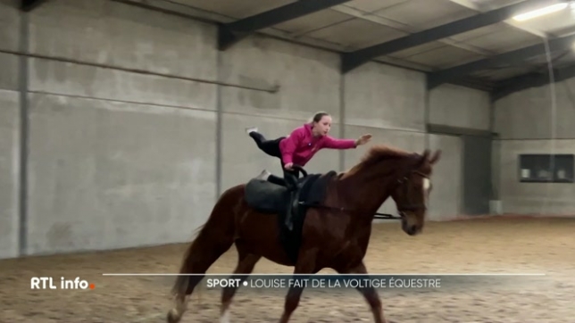 La voltige équestre est une discipline qui demande beaucoup de précision et d’agilité. Louise, 12 ans, pratique ce sport depuis plusieurs années et espère un jour participer aux championnats du monde.