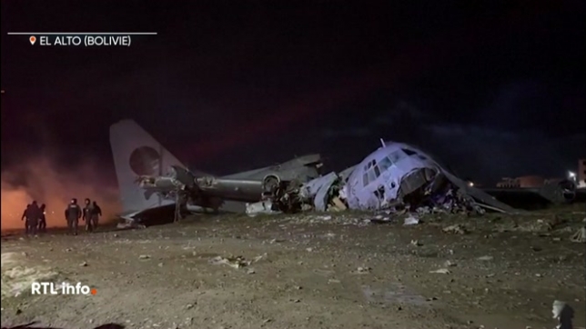 Au moins vingt personnes ont perdu la vie dans le crash d'un avion militaire bolivien à l'aéroport d'El Alto, près de La Paz. L'appareil transportait des billets de banque, provoquant une ruée de riverains venus tenter de récupérer l'argent éparpillé.