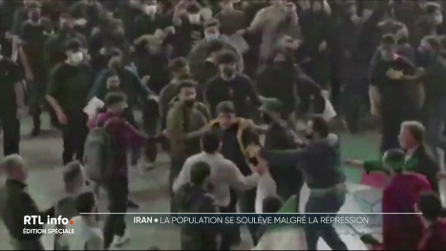 L'Iran est secoué par des manifestations massives et une répression intense. Cette contestation sert désormais de levier à la stratégie de Donald Trump qui appelle ouvertement à un changement de régime. Ces derniers jours, la révolte a pris une forme plus discrète, mais tout aussi déterminée.