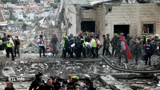 Parmi les pays les plus touchés par la nouvelle vague d'attaques iraniennes ce dimanche figure Israël. Des missiles ont fait au moins 8 morts au centre du pays, tandis que les habitants de Tel-Aviv ont également signalé plusieurs fortes explosions.