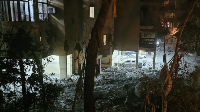 Un immeuble touché par une frappe israélienne au Liban