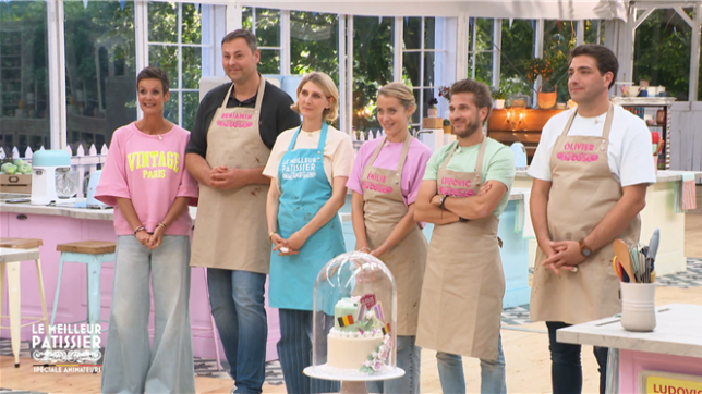 Après deux semaines de défi sous la tente, ils ne sont plus que cinq à espérer décrocher le trophée. Entre pression, doutes et éclats de rire, qui d’Alix Battard, Emilie Dupuis, Benjamin Maréchal, Ludovic Daxhelet ou Olivier Schoonejans sera sacré Meilleur Pâtissier ?
