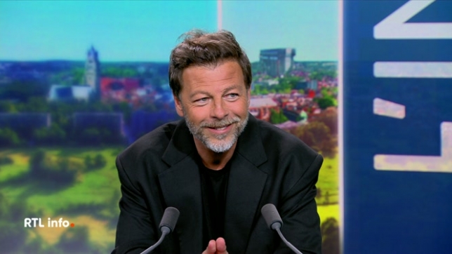 Christophe Maé fait partie des personnalités fortes de la chanson française. Il présente son septième album, sous forme de bilan, et nous emmène à la fête foraine. Rencontre.