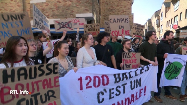 Une série de manifestations sont prévues cette semaine pour protester contre la hausse du minerval qui passe de 800 à 1.200 euros, décidée par le gouvernement de la Fédération Wallonie-Bruxelles. La première de ces mobilisations s'est tenue ce mardi sur le campus de Louvain-la-Neuve.