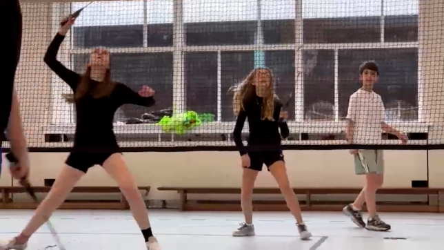 Sport adolescent V2 (C.Delvaux).00_00_08_11.Still001.jpg