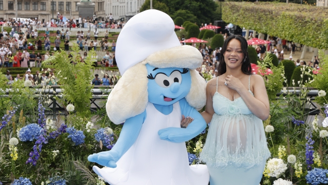 Singer Robyn Rihanna Fenty pictured at the world premier of the new film 'De Smurfen/ Les Schtroumpfs'. Saturday 28 June 2025, in Brussels. BELGA PHOTO NICOLAS MAETERLINCK she expected long hours, she