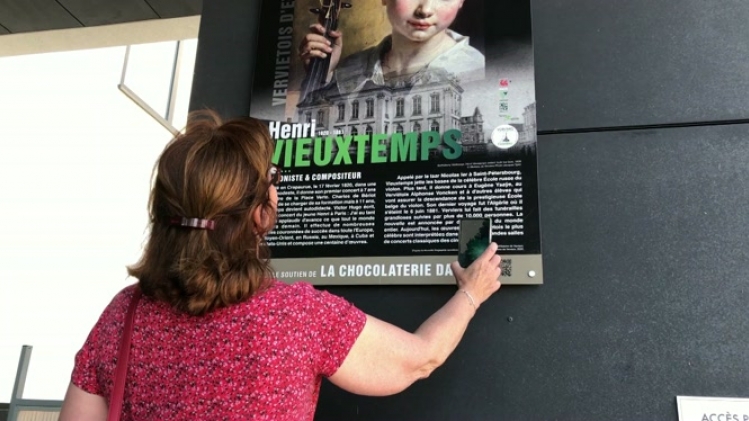 La ville de Verviers a hébergé de nombreux habitants célèbres. Pour mettre en valeur ces illustres Verviétois, un parcours est en train d'être créé. Il se base sur un livre réalisé par des historiens, qui reprend 200 personnalités verviétoises. Les trois premiers panneaux explicatifs ont été inaugurés : Henri Vieuxtemps, violoniste - Jean Bihin, saltimbanque et Maurice Pirenne, peintre, sont les trois premiers Illustres Verviétois installés dans le centre-ville. Dans le courant du mois de juin, trois autres Illustres verviétois seront dévoilés. Dans les autres noms cités, on peut parler du chanteur Pierre Rapsat, la féministe Marie Mineur ou encore Louis Keffer, chef d'orchestre.