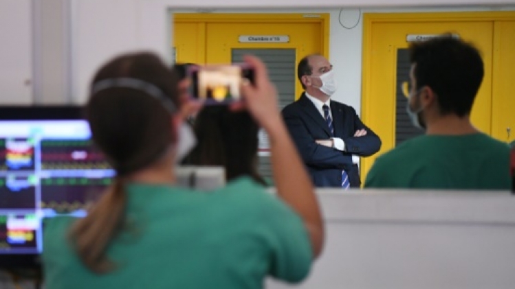 Castex passe le Nouvel An aux urgences de Cochin