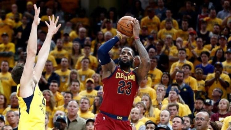 NBA: Cleveland et LeBron James au bord du gouffre