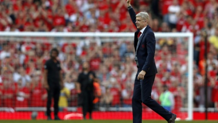 Angleterre: joueurs et fans d'Arsenal disent Merci Arsène à Wenger