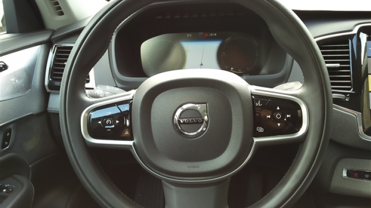 volvo-xc90-volant-rtl