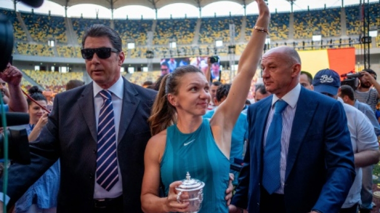 Tennis: sacrée à Roland-Garros, Halep accueillie en vedette en Roumanie