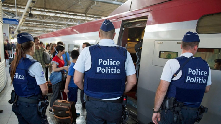 police-train-groupe