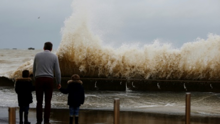 Sur les plages normandes, le débarquement des tempêtes commence à lasser