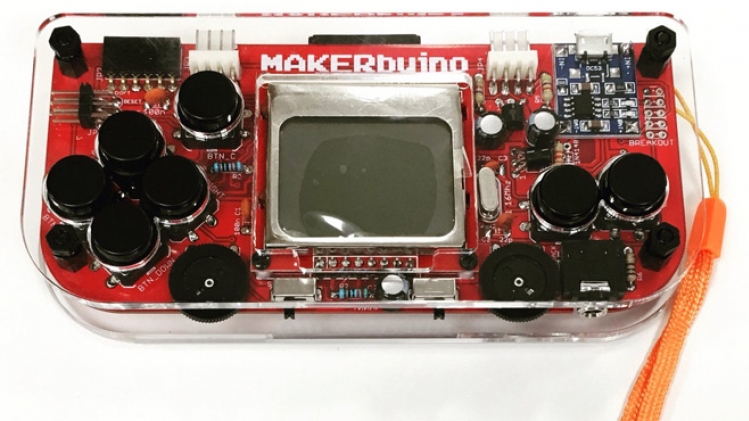 Voici MAKERbuino, la console de jeu vidéo en kit pour initier les enfants à  l'électronique (vidéo)