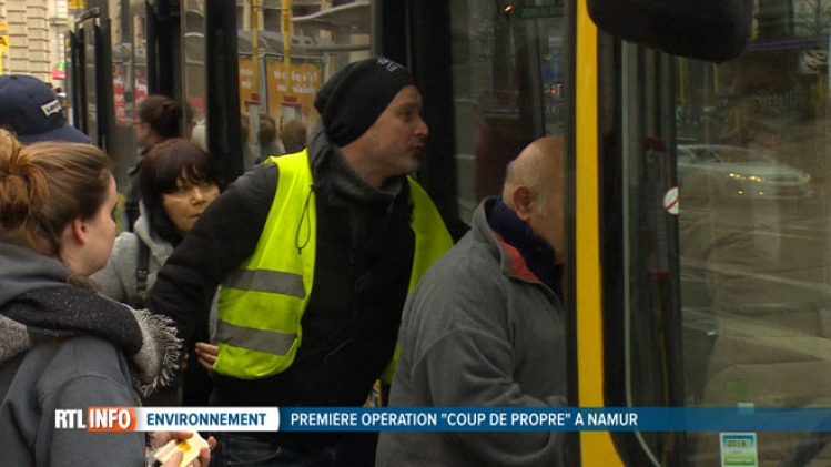 Pardon madame, vous venez de jeter votre cigarette: des agents pourraient vous interpeller et vous infliger une amende en cas d'incivilité