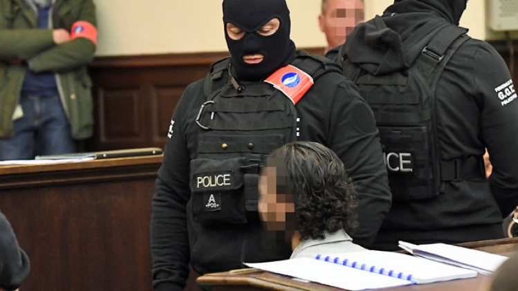 0salah-abdeslam-refuse-lever