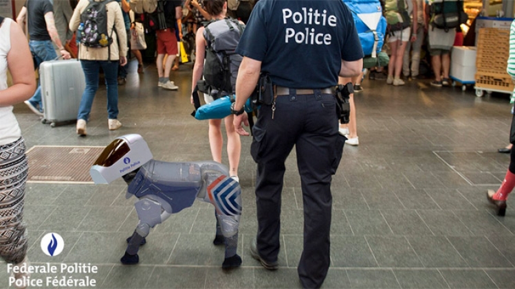 0poisson-avril-police