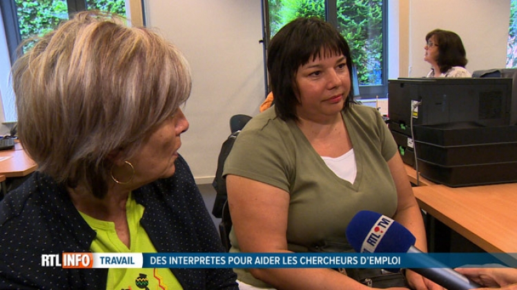 Tanta cherche un emploi à Bruxelles mais ne parle ni français ni néerlandais: un nouveau service va pouvoir l’aider (vidéo)