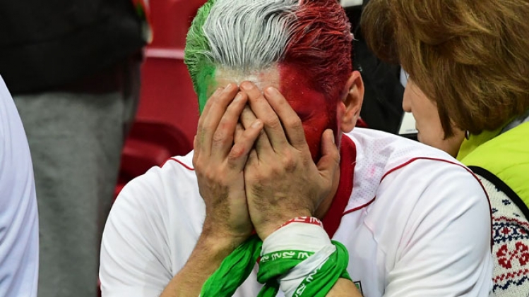 foot-supporter-iran-decu